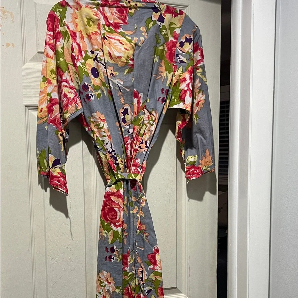 Floral Robe - Picture 3 of 3